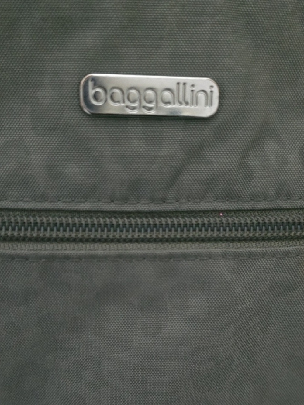 Baggallini Grey Leopard Print Crossbody - Picture 3 of 5